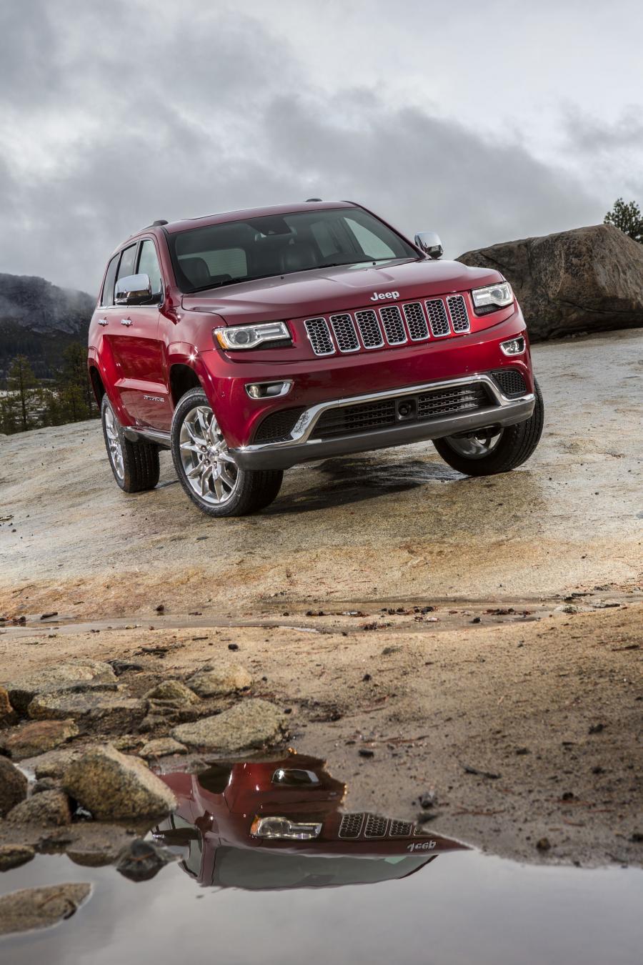  Jeep Grand Cherokee Summit 2014 года  (фото 31 из 61)